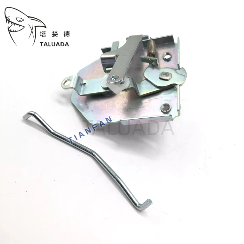 Фото Замок двери кабины в сборе для Takeuchi TB60/70/175/150/160: внутренняя ручка, внешняя защелка, цилиндровый замок, блок замка. Запчасти для экскаваторов. Горячая продажа. №4