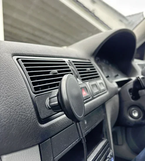Фото Автомобильное крепление для телефона Mag-Safe зарядное устройство для VW MK4 Golf Jetta GTI GLI R32 ВСЕ МОДЕЛИ LHD RHD Лучшее качество №1
