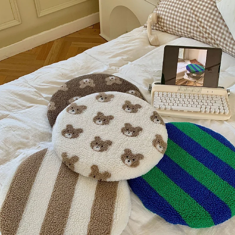 

Lamb wool cushion memory cotton fart cushion autumn and winter warm chair cushion office dormitory round cushion