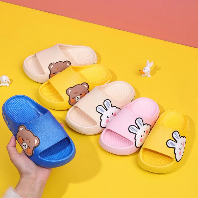 2022 Summer Kids Indoor Slippers Cartoon Bear And Robbit Soft Bottom Beach Slides Bathroom Slide Sandals Girls Boys Shoes