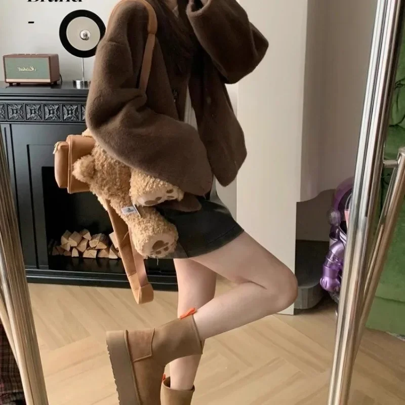 Женские зимние ботинки на плоской подошве с круглым носком