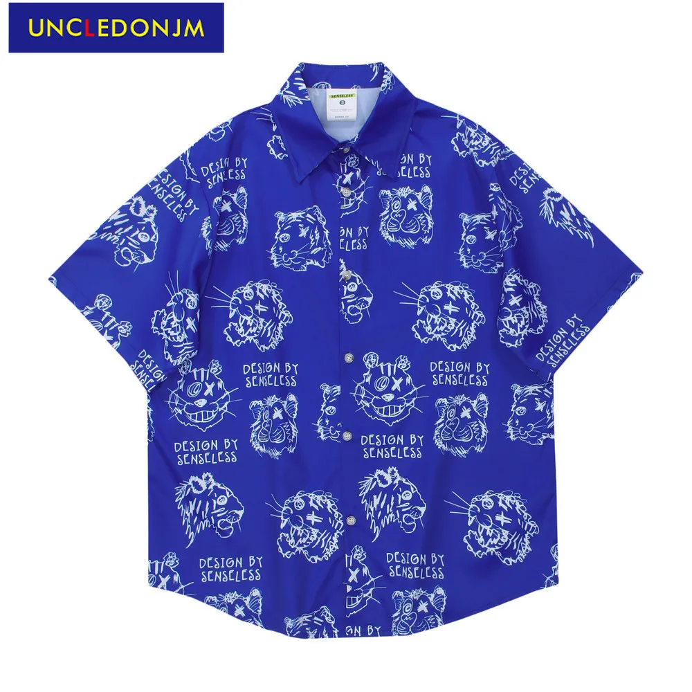 

Рубашка UNCLEDONJM с мультяшным принтом и короткими рукавами, Мужская корейская мода, свободная рубашка на пуговицах, 2022, летняя уличная одежда, ...