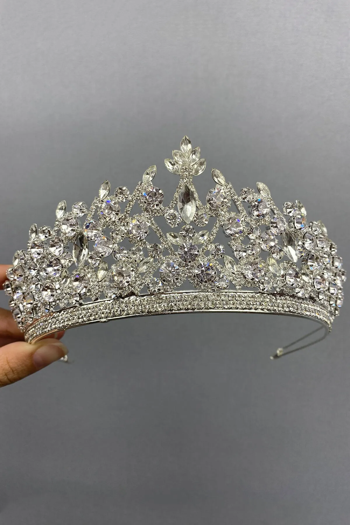 

Silver Color Pegasi Model Bridal Crown