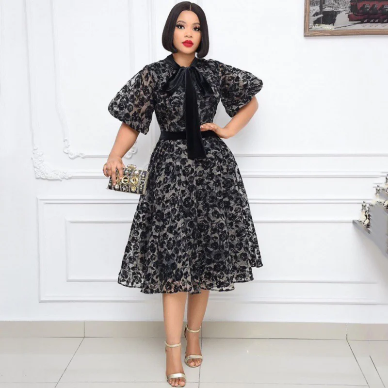 

Лето 2023, новое зрелое легкое соблазнительное платье с рукавом-пузырьком и модным принтом из черной Марли, приталенное