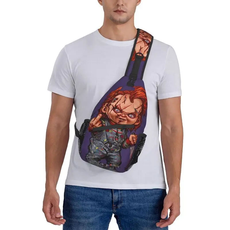 Нагрудный рюкзак с принтом кукла-убийца |