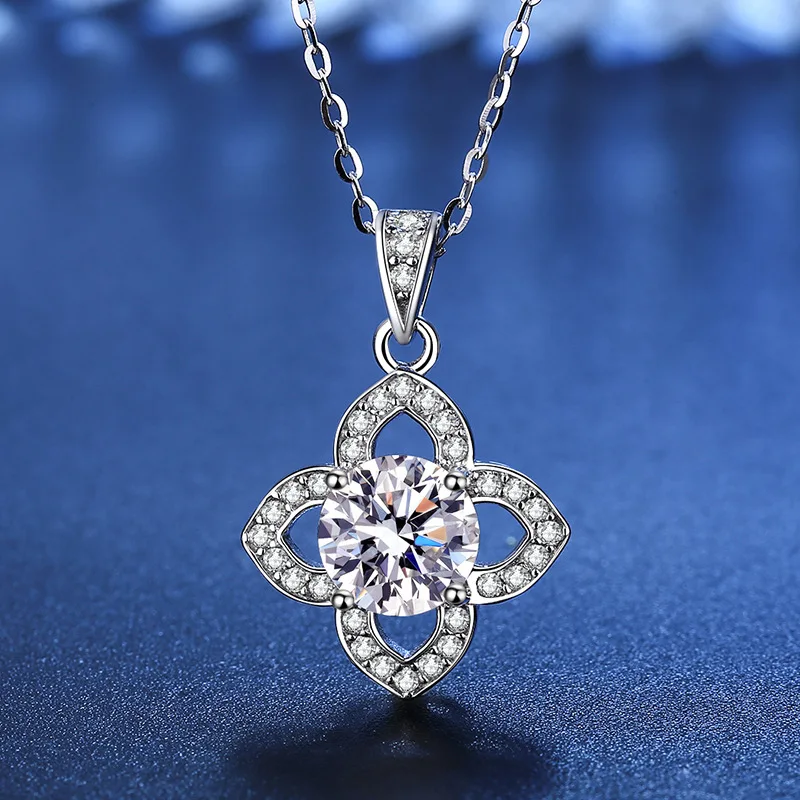 

1.0ct GRA Moissanite Leaf Necklace for Women Sparkling Simulated Diamond Pendant Beating Heart S925 Silver Fine Jewelry Gift