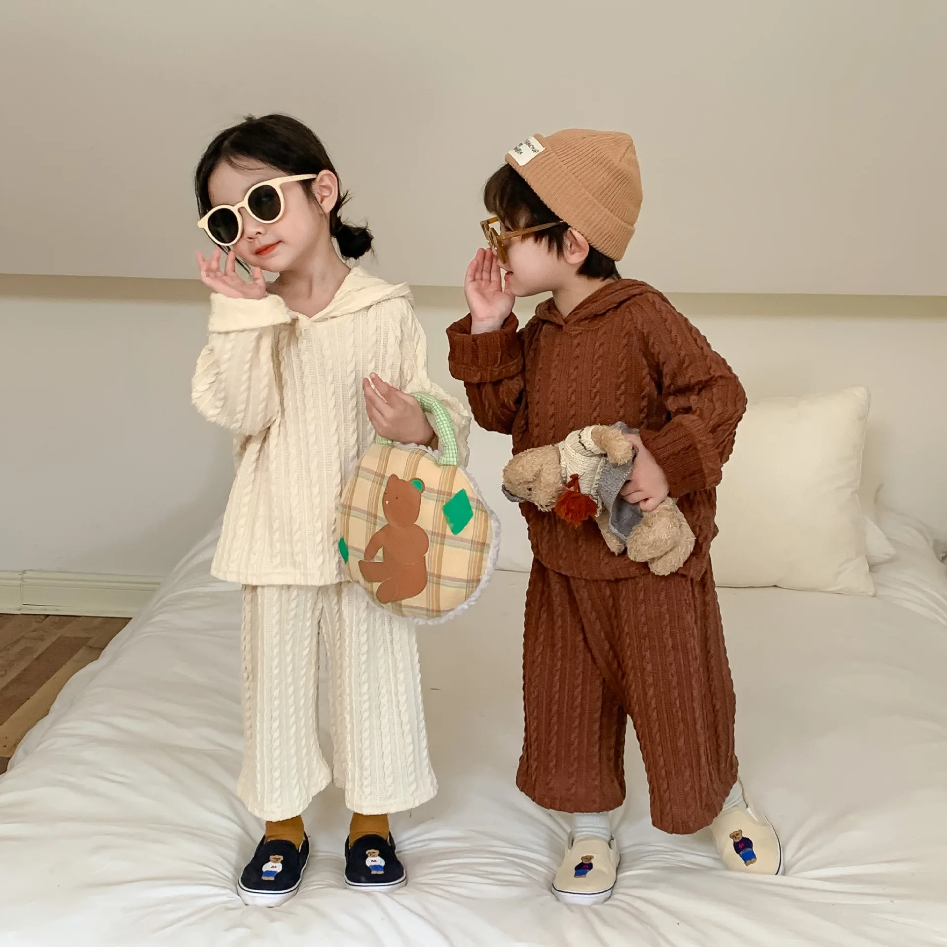 

Children's Suit 2022 Autumn Korean Style Boys and Girls Solid Color Hooded Tracksuit Suit Children Neutral Two-Piece Sweater