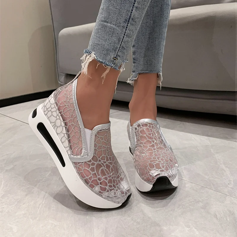 

2023 Women Sneakers Plats Summer Hot Fashion Flowers Embroidery Mesh Sneakers Women Slip on Comfy Breathable Shoes