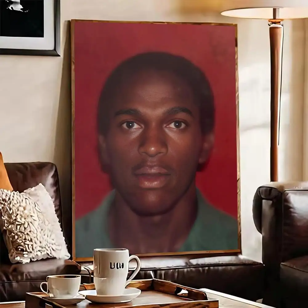 Фото Постер с изображением певца D-Daniel Caesar, водонепроницаемая наклейка на стену для украшения домашнего бара, самоклеящаяся настенная декоративная наклейка для комнаты №4