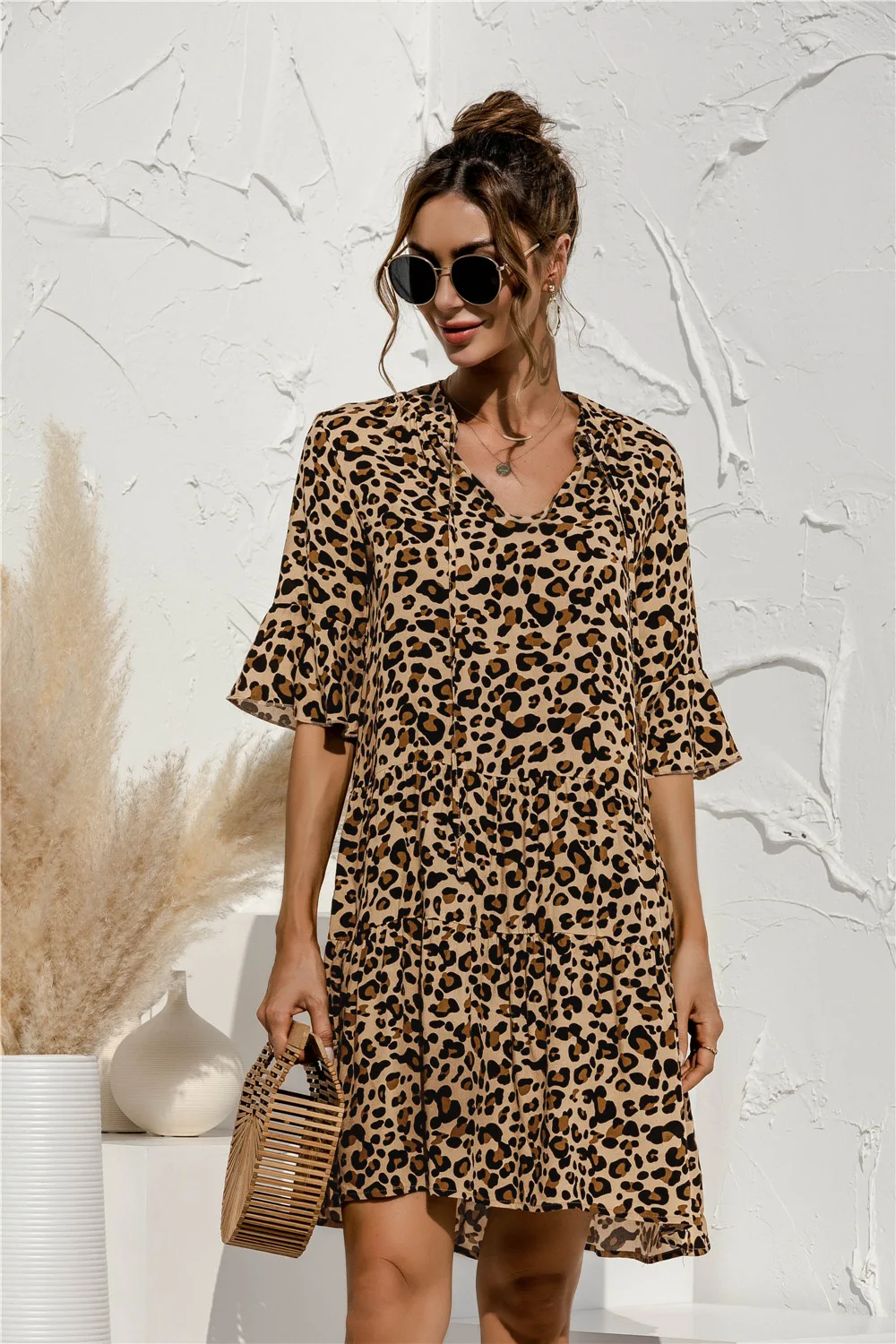 

2022 Summer Floral Women Dress Stitching Mini Casual Short Sleeve V-neck Flared Sleeves Female Holiday Sexy Leopard Print Lady