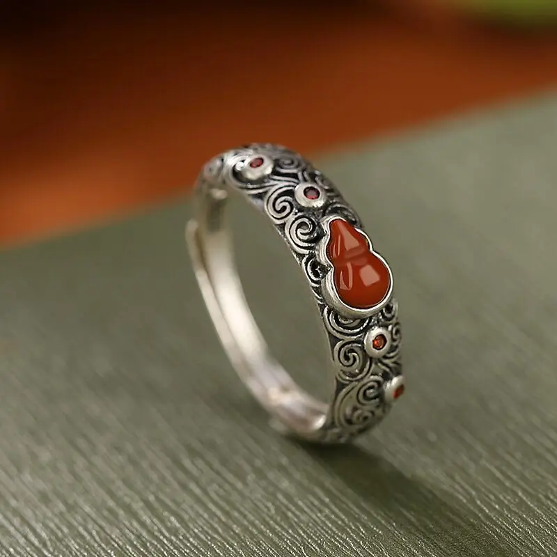 

Rural Romance South Red Ring Attracting Wealth, Fortune, and Peace Gourd Hollow Pattern