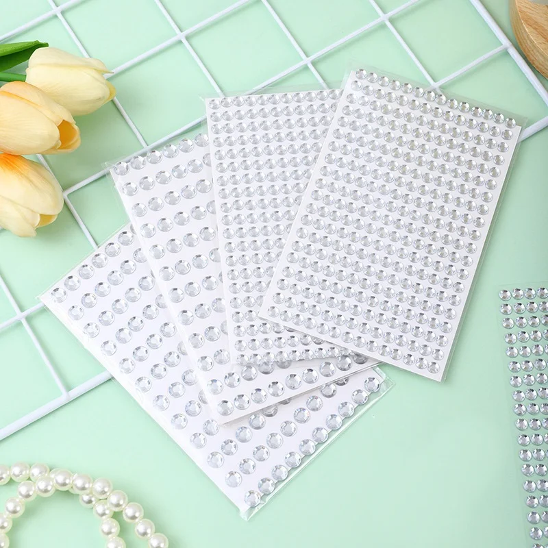 Рисунок 2 - Новые яркие наклейки для лица