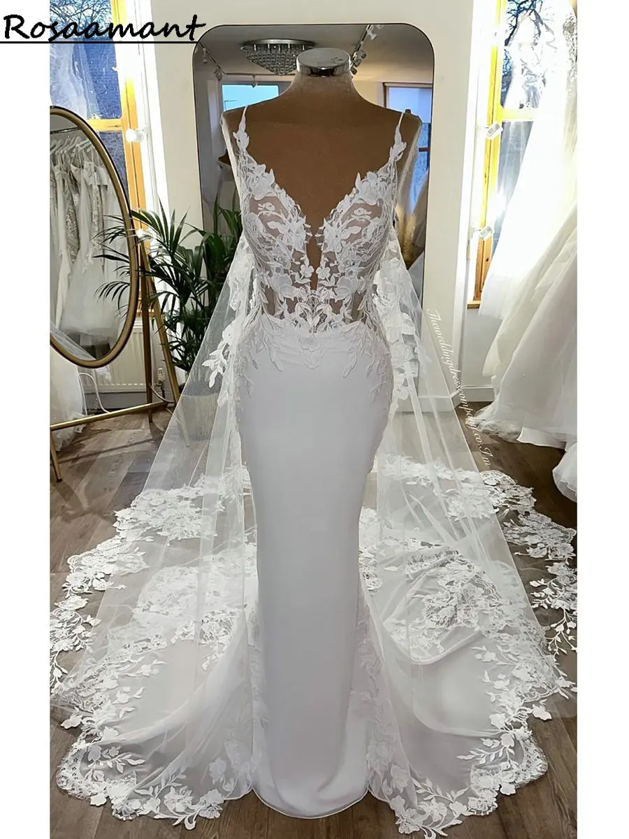 

Кружевное свадебное платье с юбкой годе, открытой спиной и шлейфом