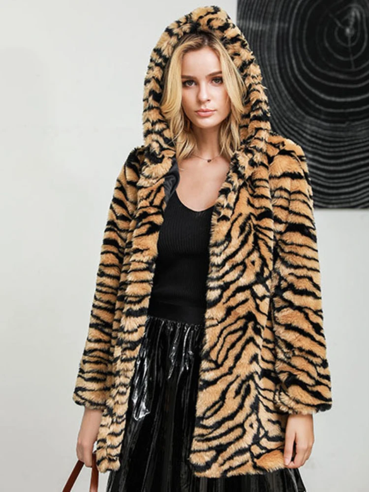 

Женские куртки, новая модель в Корейском стиле, осенне-зимние модные теплые топы с капюшоном, особенно женские зимние Пригородные женские пальто