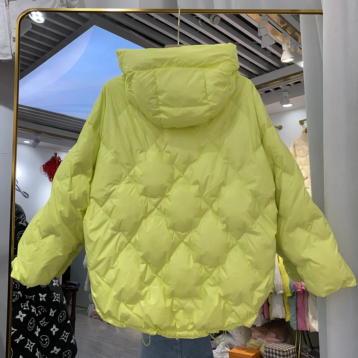 Новинка 2023 короткий пуховик с капюшоном свободный свитер на белом утином пуху