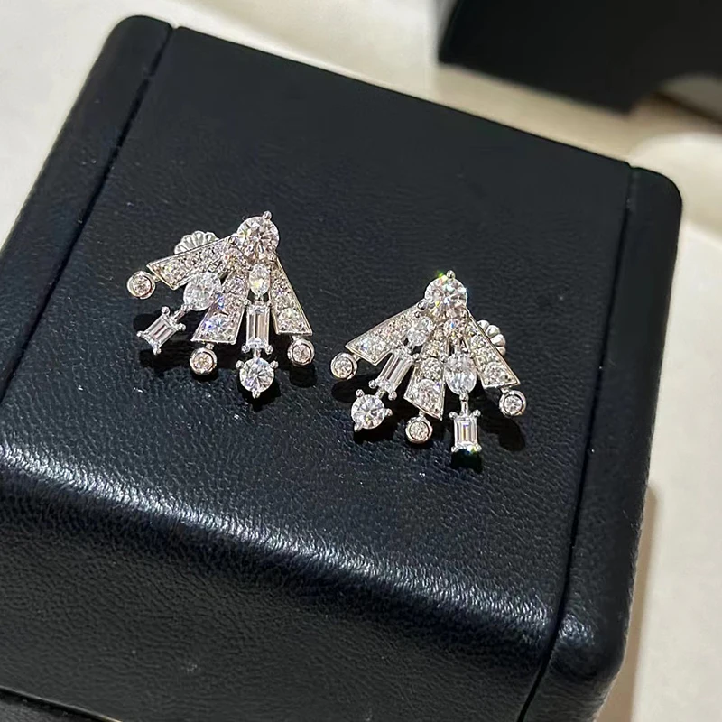 Серьги-гвоздики FLZX из серебра 925 с цирконами