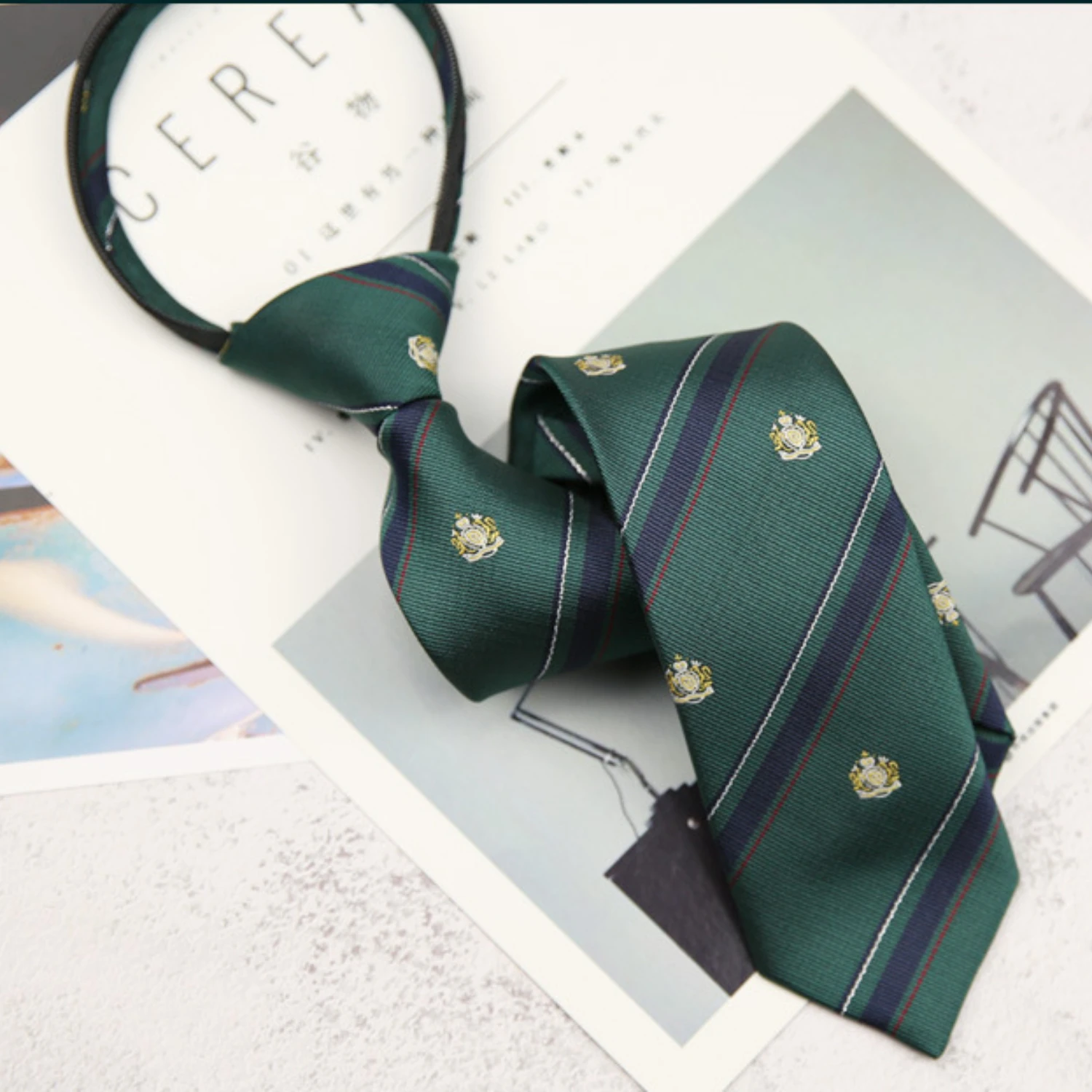 Тонкий мужской галстук-бабочка