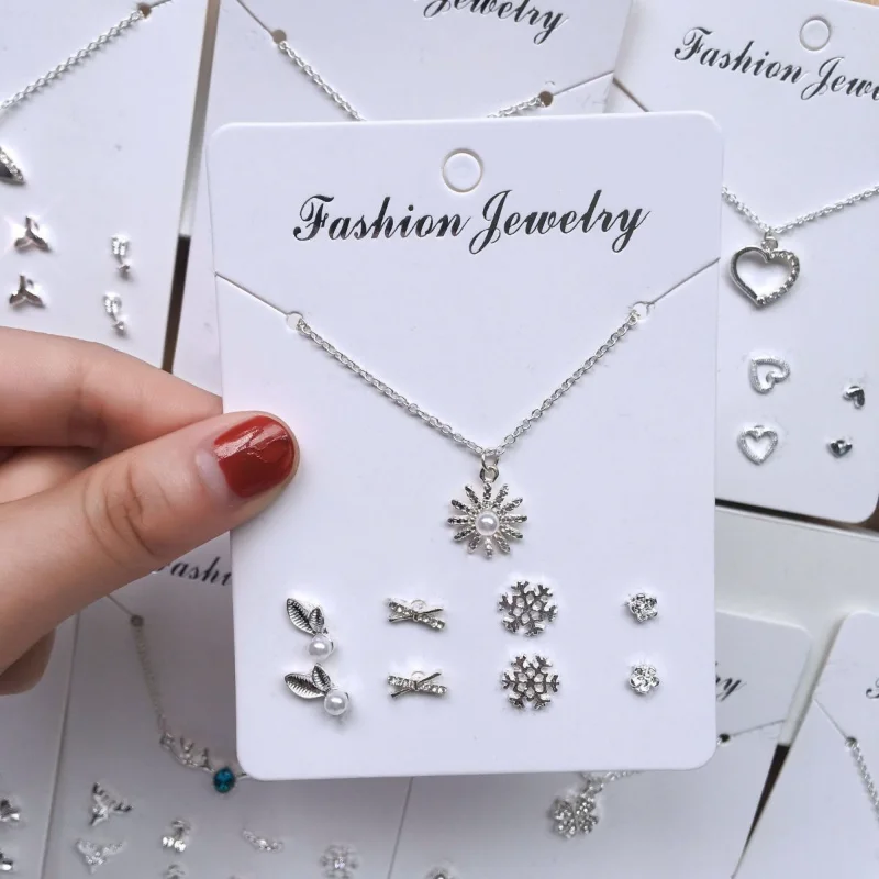 

Fashion Korean Style Personalized Clavicle Chain And Stud Earrings Set Luxury Star Moon Pendant Student Simple Necklace Jewelry