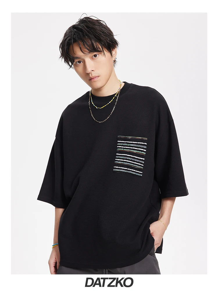 Футболка Datzko23ss с полосатым карманом плотная тяжелая текстура вырезом на плече