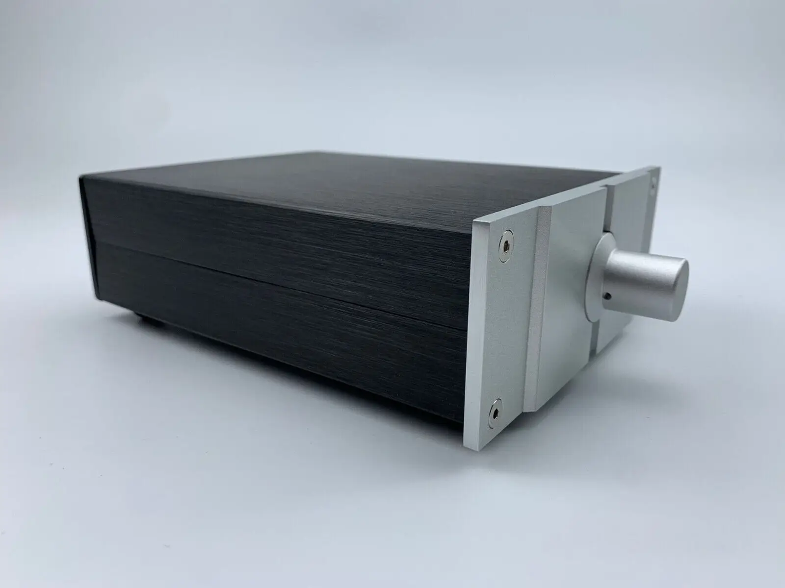 

Manual Select Stereo Audio Signal Switcher（ 1 IN 3 OUT) Or ( 3 IN 1 OUT)