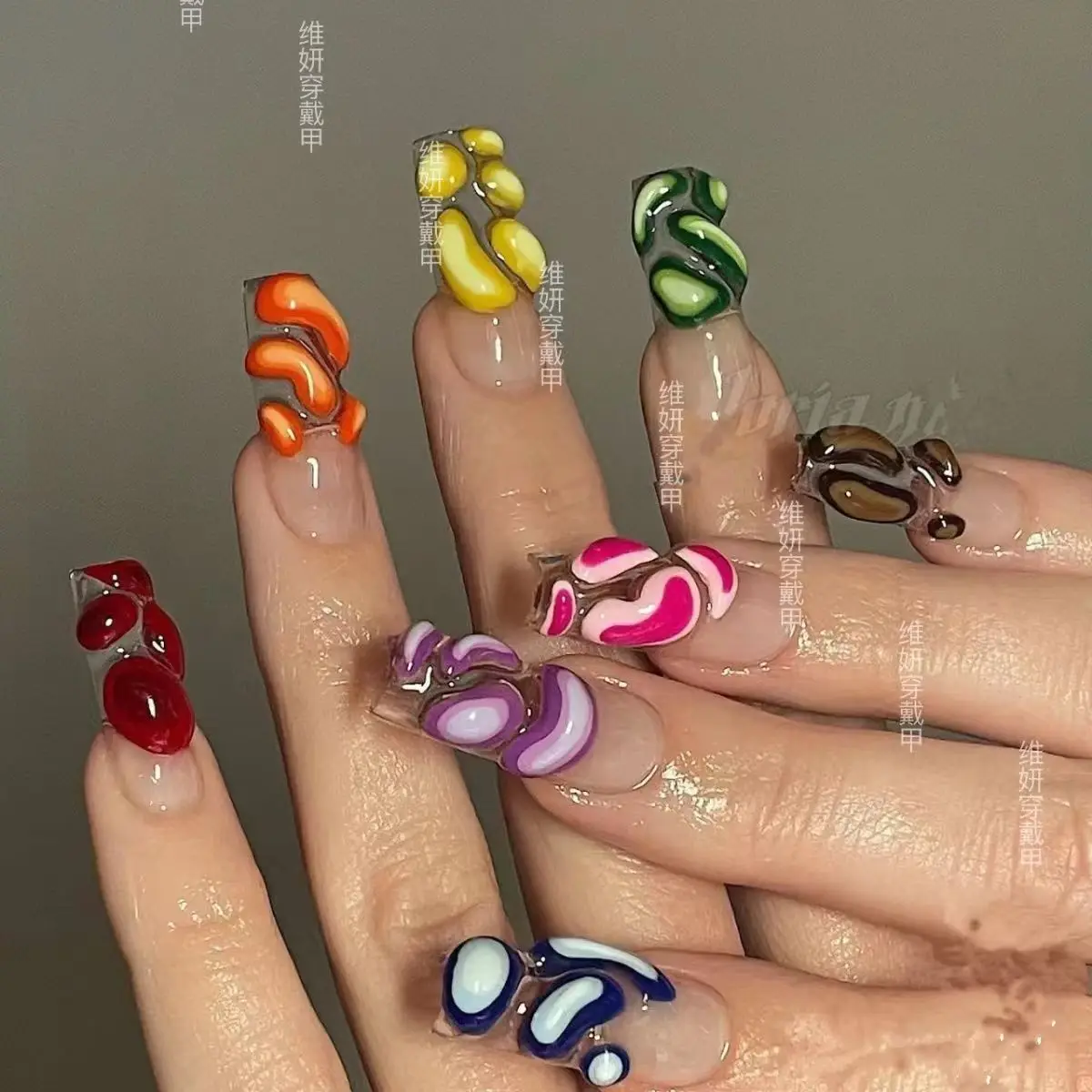 Маникюр ручной работы горячая девушка ветровая вспышка носить ногти новая