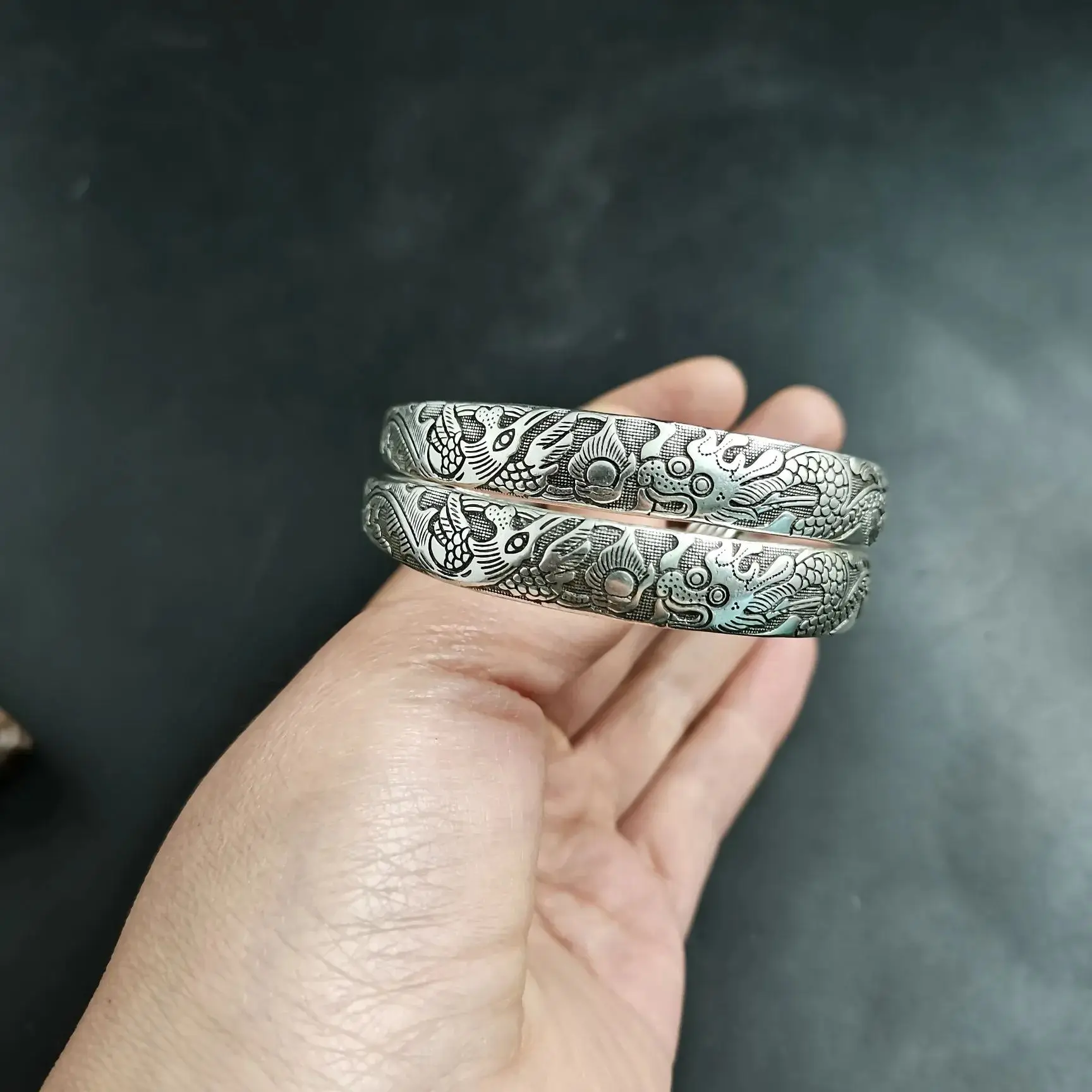 

1 Pair China Elaborate Tibetan Silver Lucky “Auspicious”Bracelet Metal Handicraft Decoration Home Decoration#16