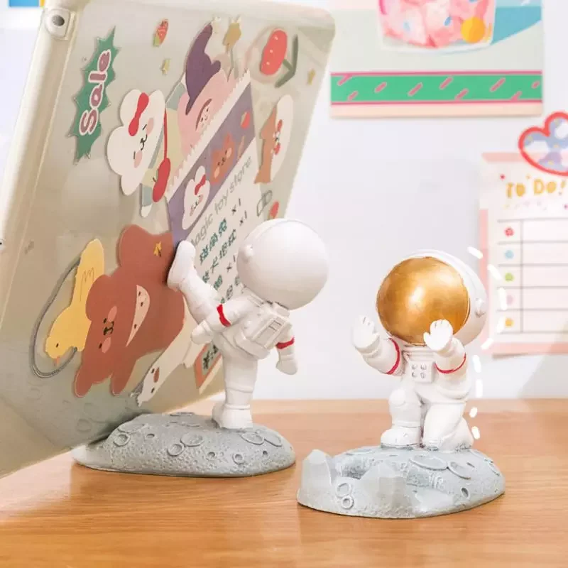 

NEW2023 Mini Astronauts Ornaments Mobile Stand Holder Spaceman Bracket Toys Home Office Desk Decor