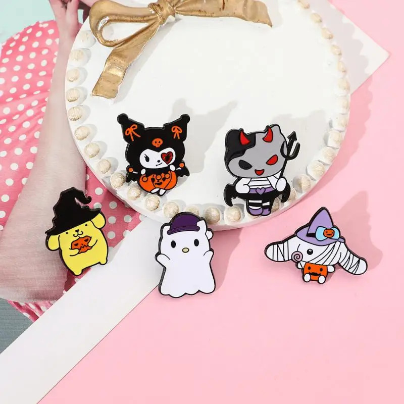 

Новинка Kawaii Sanrio Hellokitty Kuromi Cinnamoroll Pompompurin брошь мультяшный Призрак Хэллоуин Металлическая Эмблема подарок на день рождения для девочек
