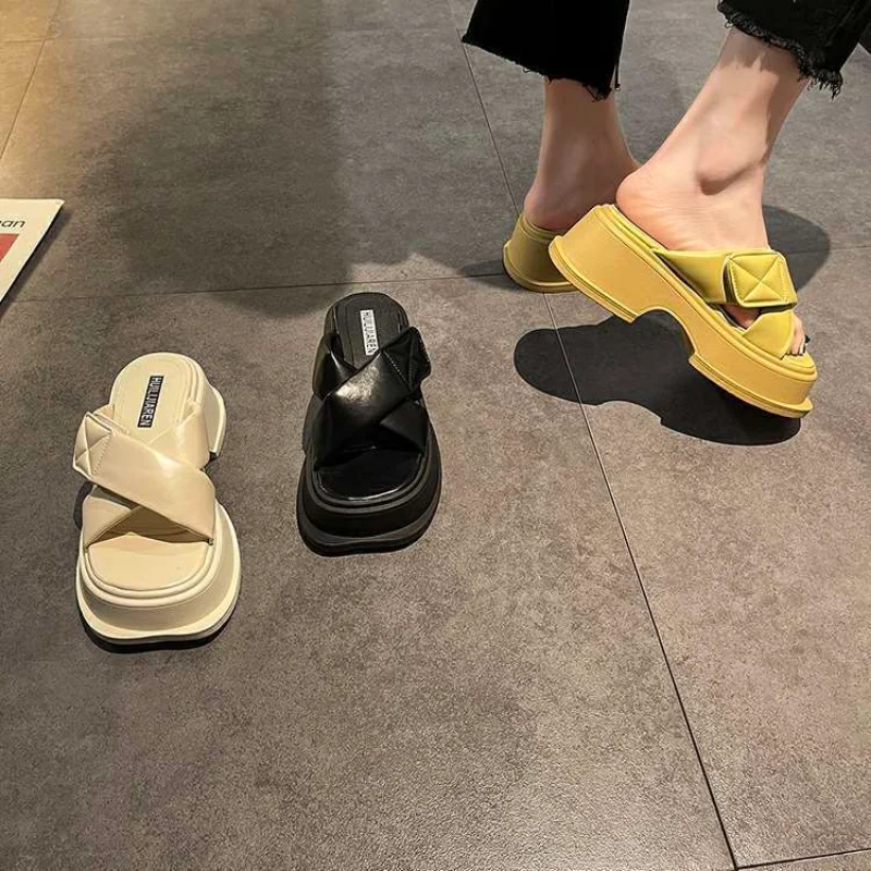 Designer Fashion Women Casual Slippers Hook  Loop Open-toed Outside Women Cross-tied Slippers Platform Soft-soled Women Sandals