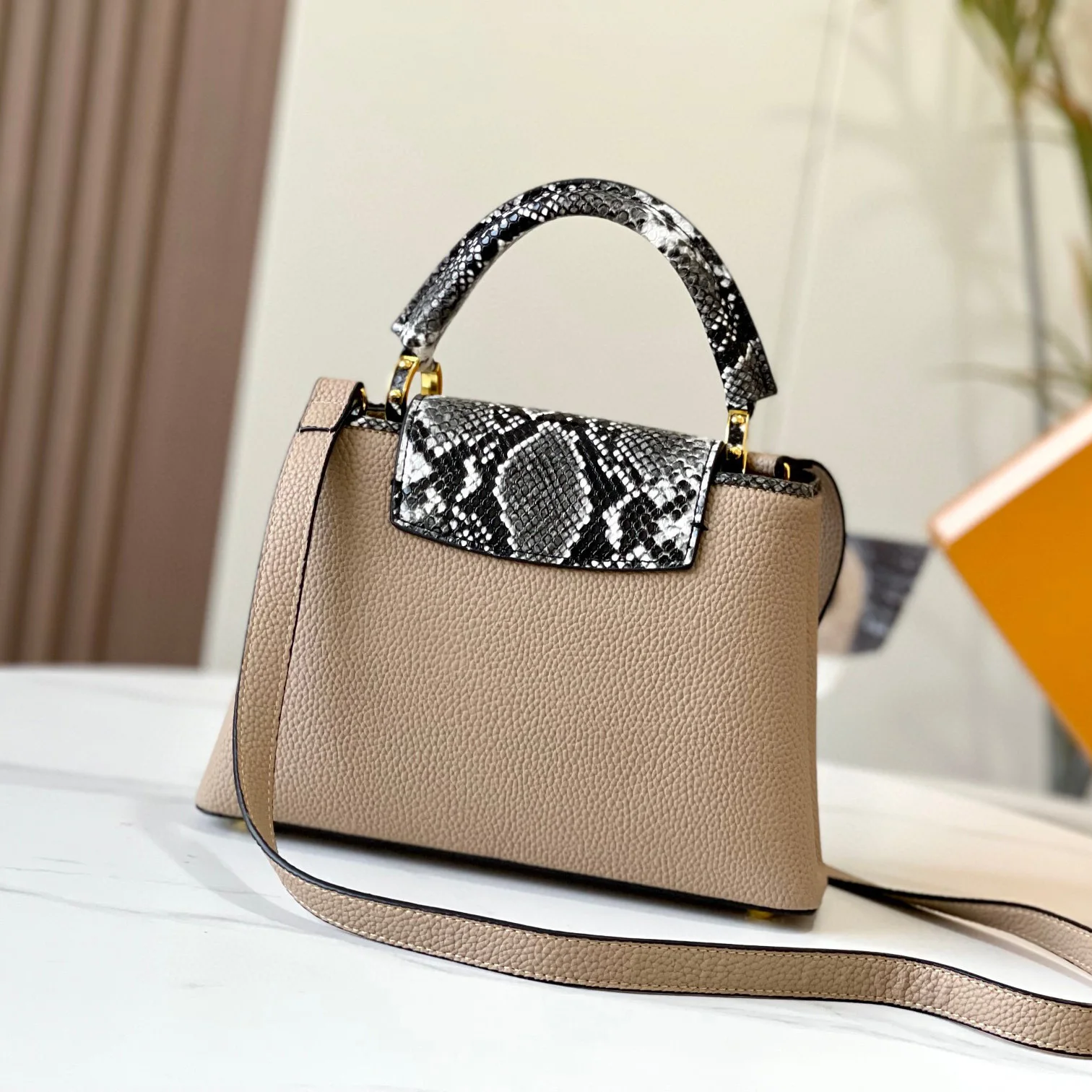 

Classic Style Womens Handbags Genuine Leather Snake Print Shoulder Bags Trendy Crossbody Bags Luxury Designer Flap Messenger Bag