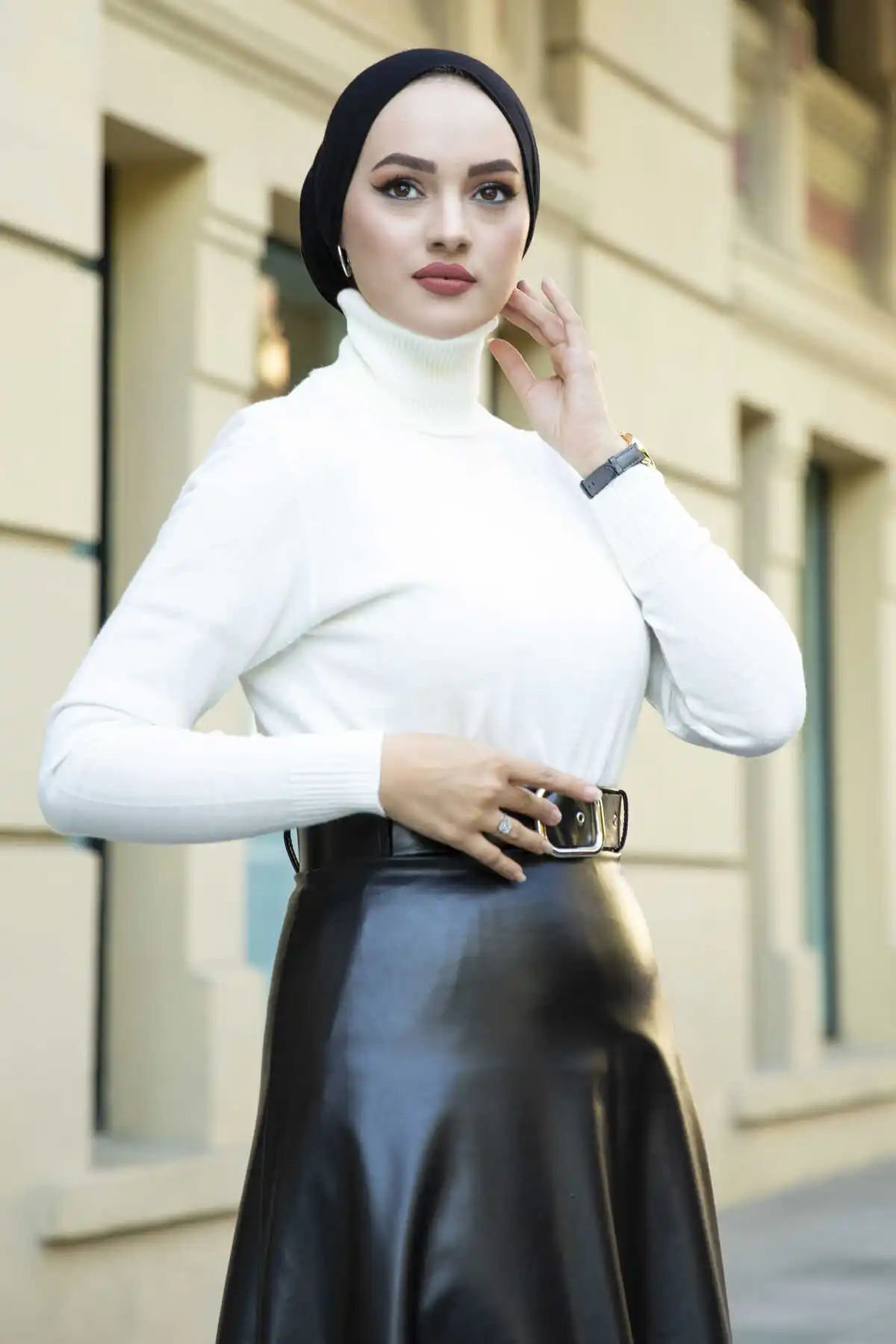 -Трикотажный свитер для хиджаба бежевого цвета