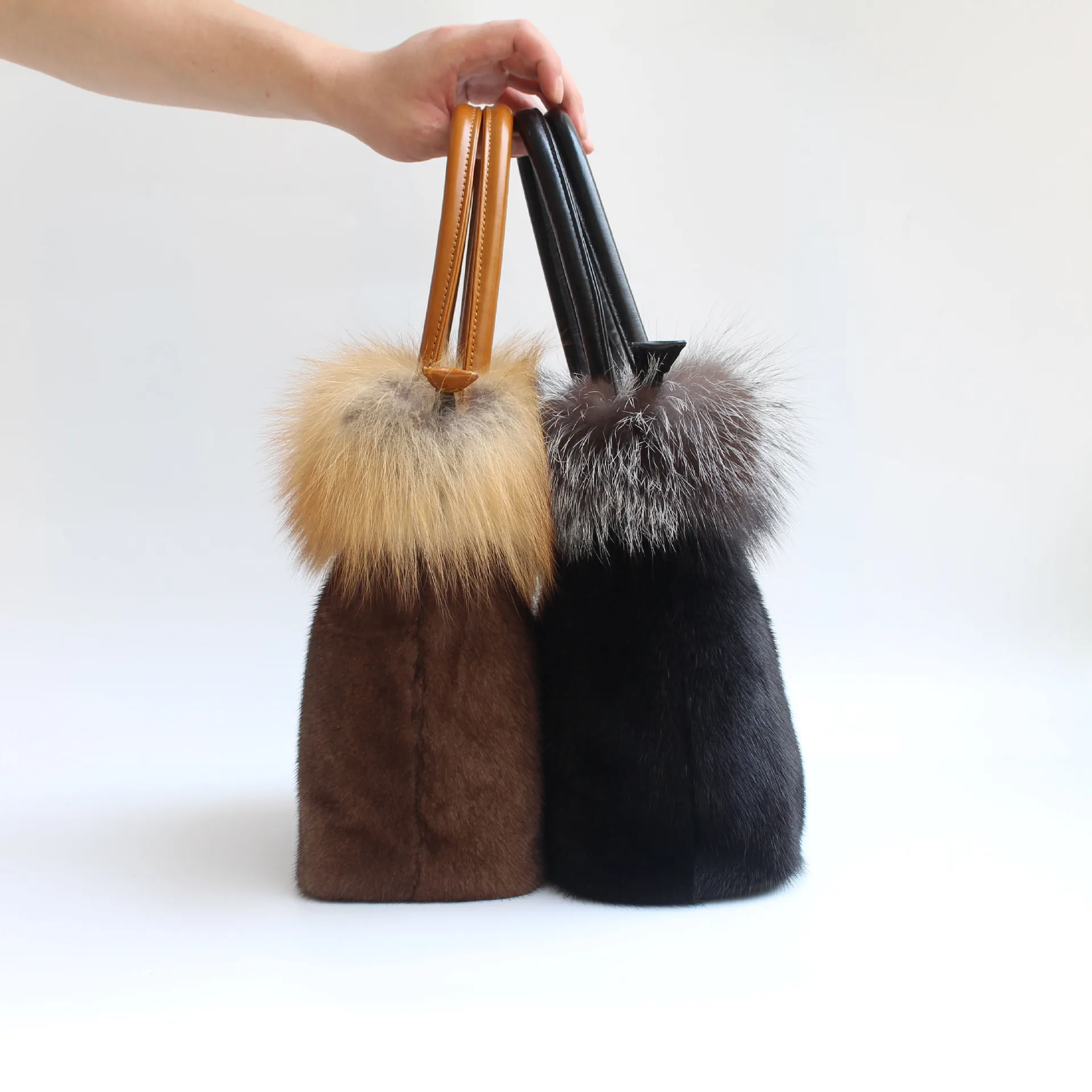 

ady Luxurious Real Fur Handbag Women Winter Fluffy Natural Fox Fur Handbags Hot Sale Fashion Girls Genuine Rex Rabbit Fur Bags