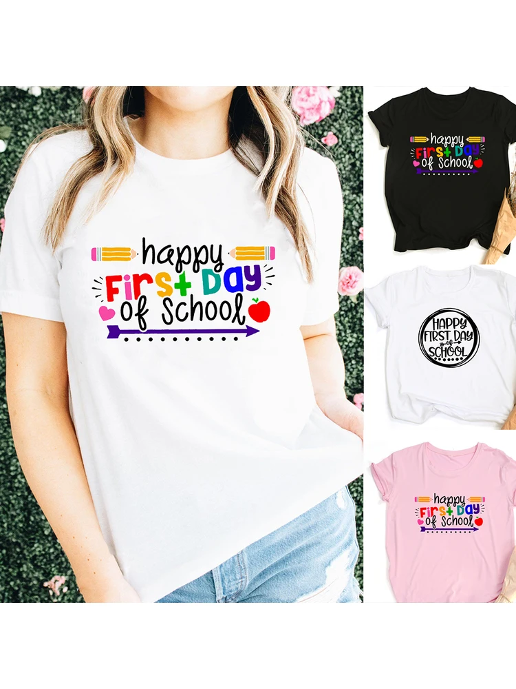 

Футболка женская графическая с надписью «Happy First Day of School»