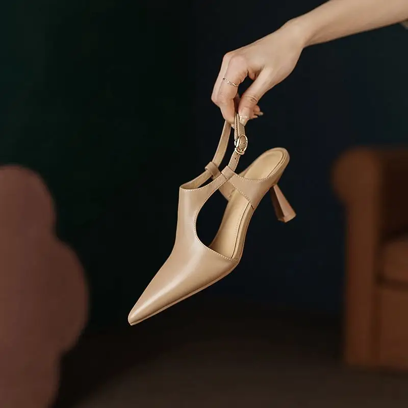 Женские туфли-лодочки из натуральной кожи с острым носком на тонком высоком