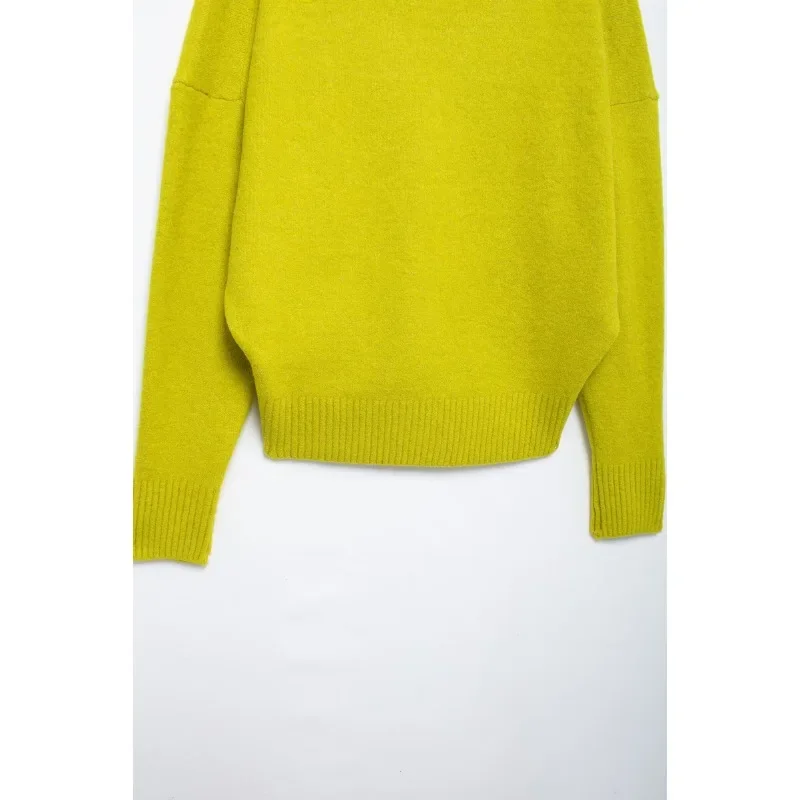 Женский вязаный пуловер с V-образным вырезом