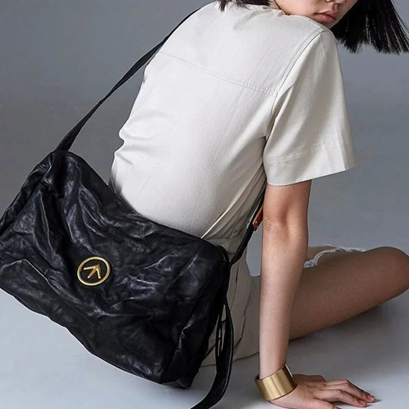 

Luxury Soft Leather Bag Gold Arrow Design Women's Black Shoulder Large Capacity Dirt-Resistant Bags Female Fashion Ladies Bolsa