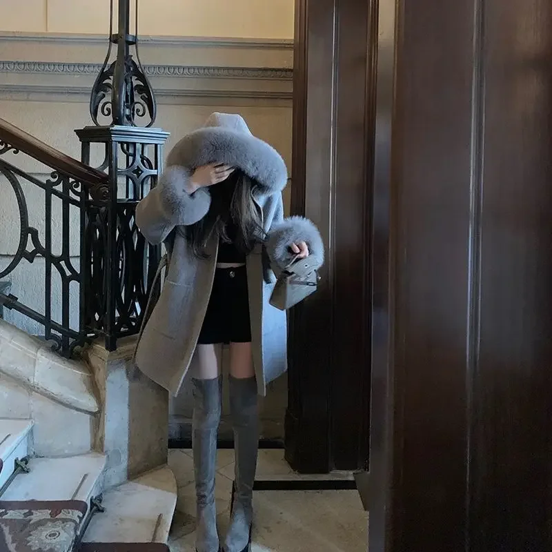 Женское утепленное шерстяное пальто с поясом