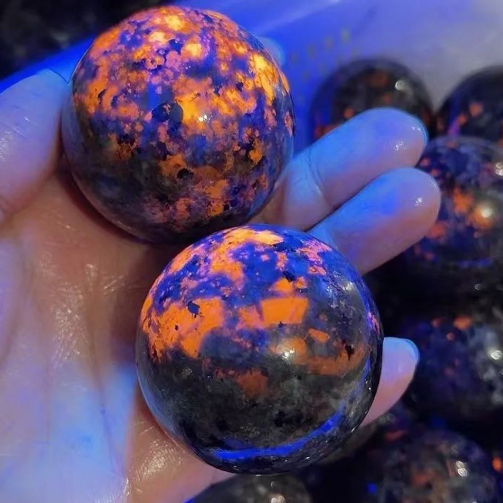 

Йоперлит, хрустальный шар