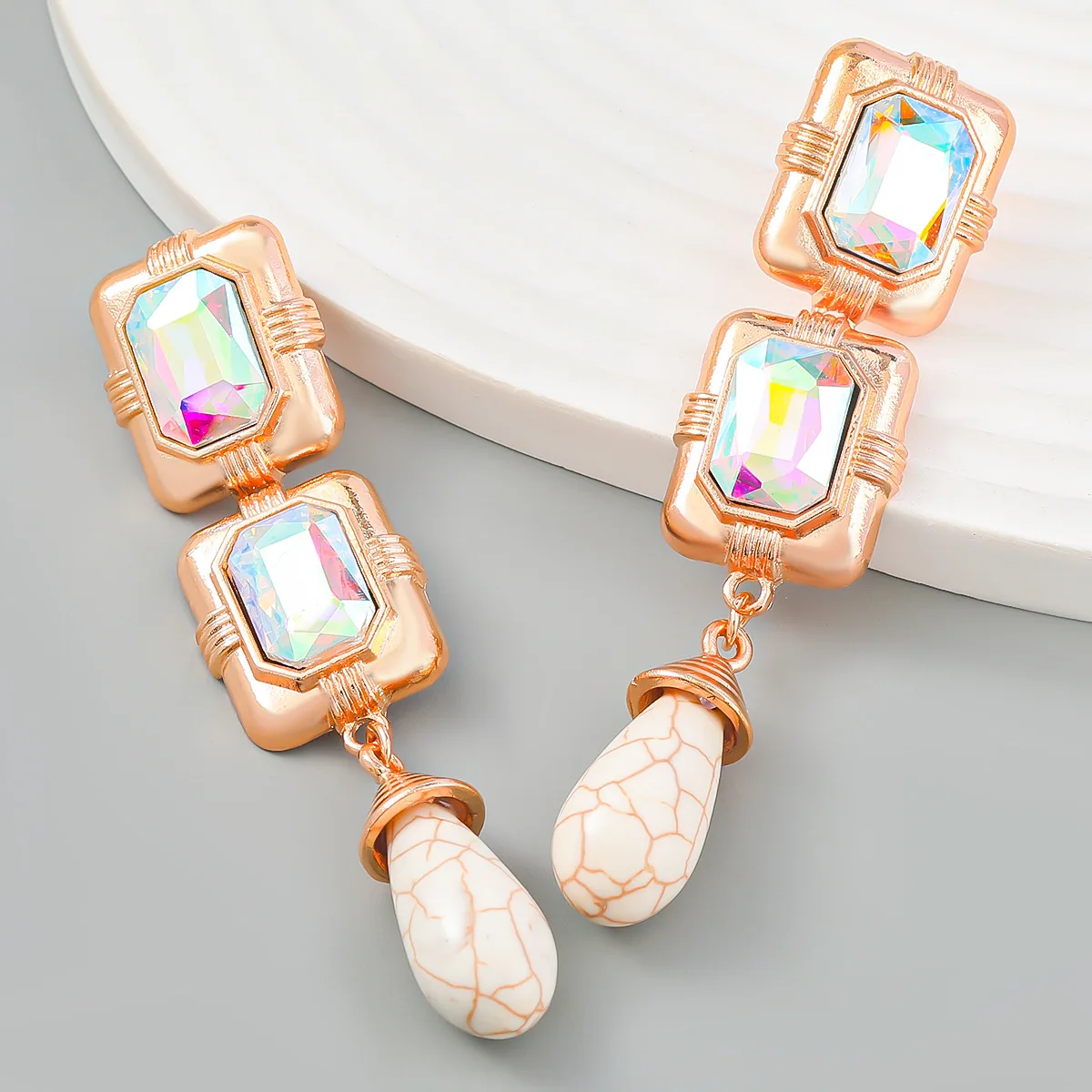 Vintage Long Drop Earrings Statement Metal Rhinestone Turquoise Water Drop Pendant Earrings for Women Fashion Party Jewelry Gift