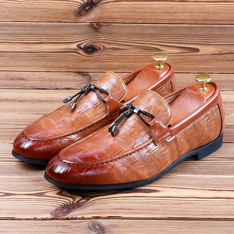 

mens loafers luxury brand 2022 summer style man leather shoes plus size casual High Quality business work male footwear