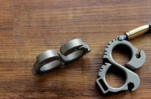 

Titanium Alloy Bottle Opner Key Chain Pendants Beads Broken Windows Finger Ring EDC Tools