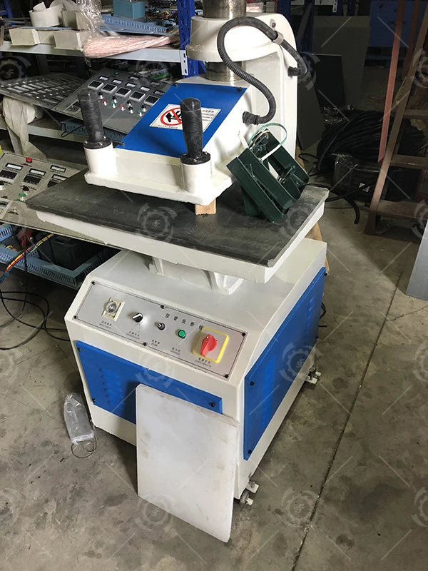 Гидравлическая штамповочная машина для обрезки отверстий