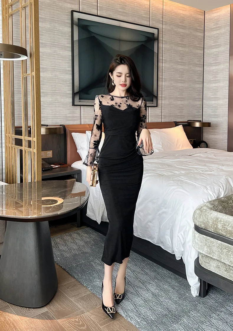 Новое осеннее сетчатое тонкое расклешенное платье с длинными рукавами в стиле