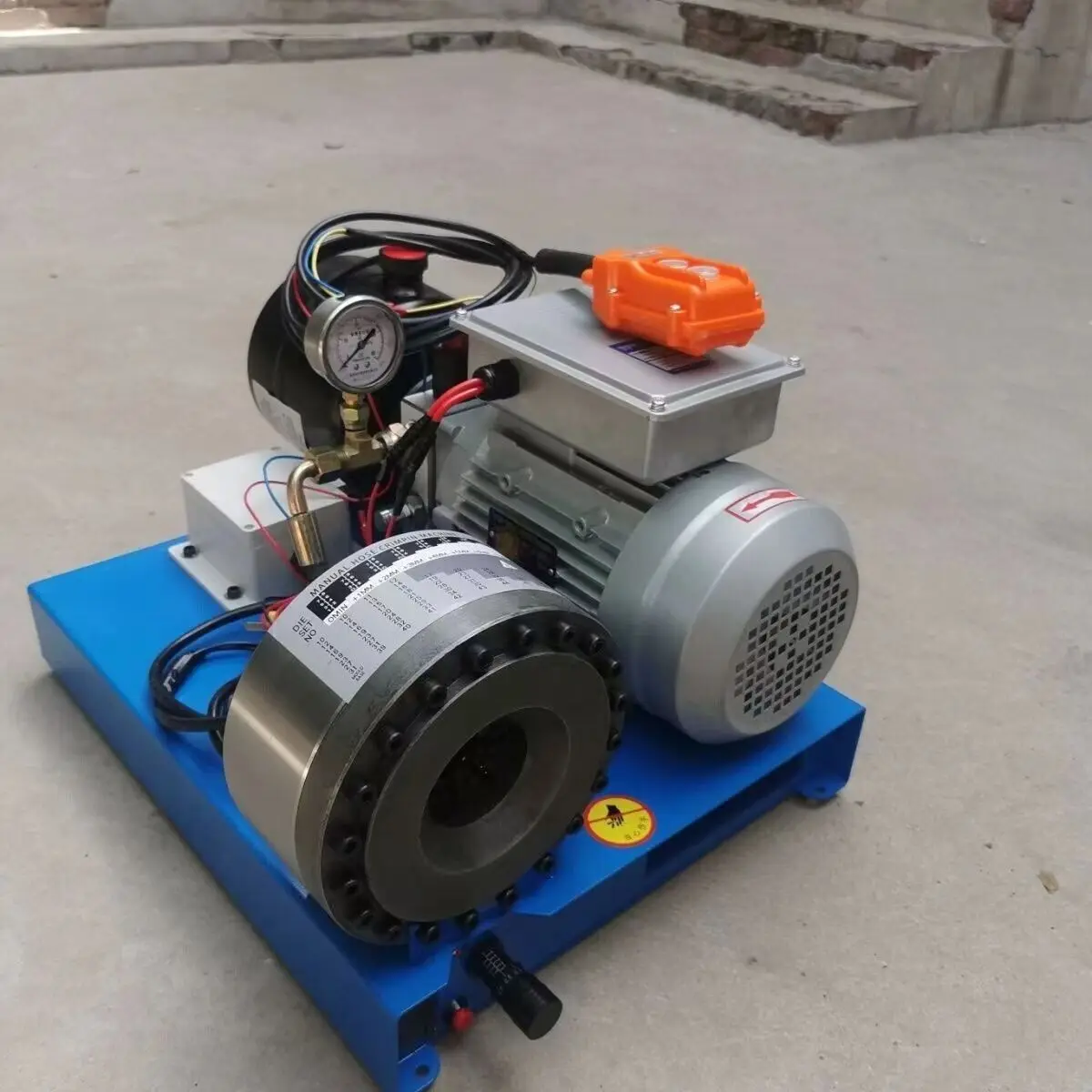 BNT25E 1-дюймовая электрическая гидравлическая машина для обжима шлангов с 8