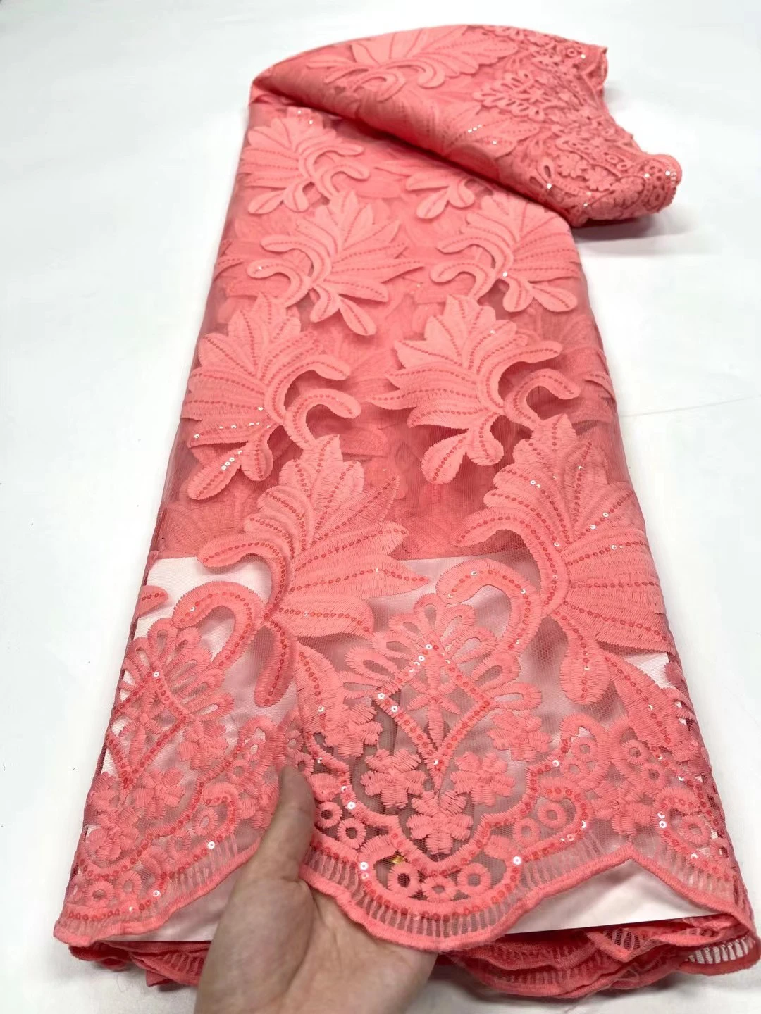 

Fashion style is full of sequin embroidered flower lace French high quality African tulle lace party ladies dress