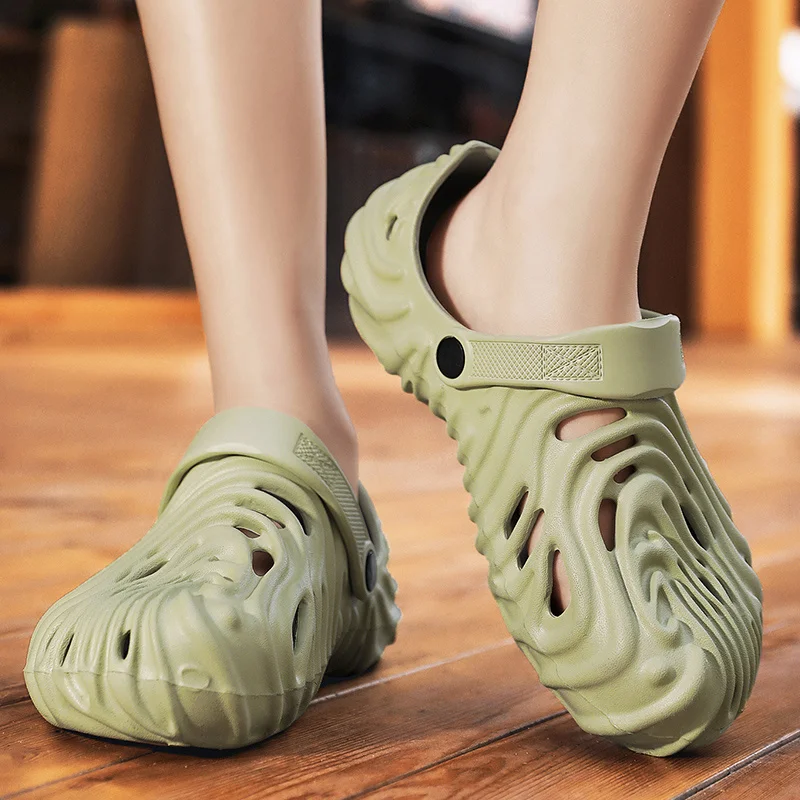 

2023 Summer Clogs Outdoor Beach Men Sandals Non-slip Se Light EVA Casual Slip-on Croc Sid Slippers Men Slippers Men Shoes