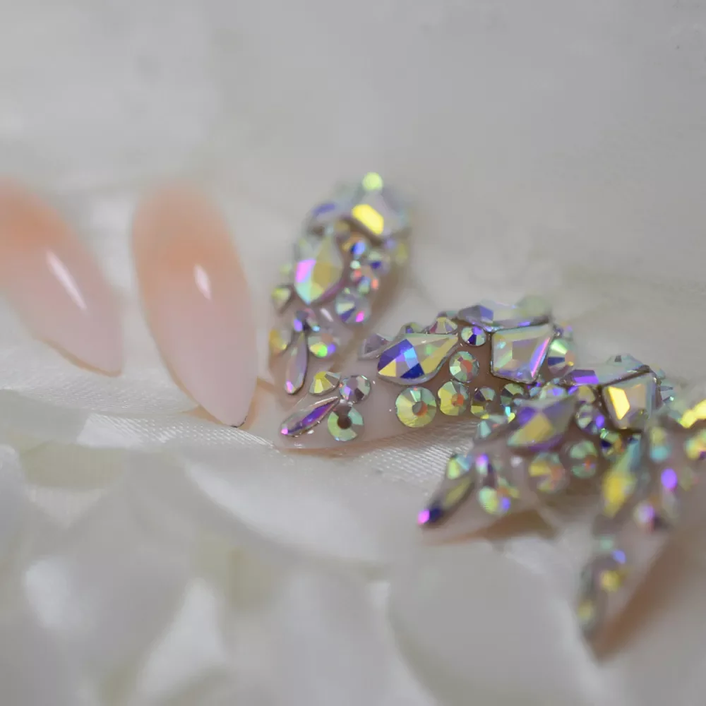 

2023 Fake Nails Designer Extra Long Ombre French Jewelry Pre-designed Nails Natural Stiletto AB Stones Decoration Tips