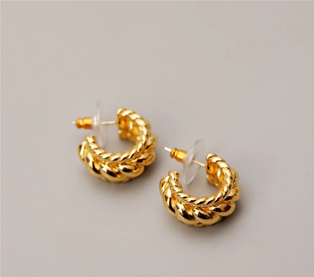 

New 2022 Original Design High Color Plated 18K Gold Design Twist Earrings