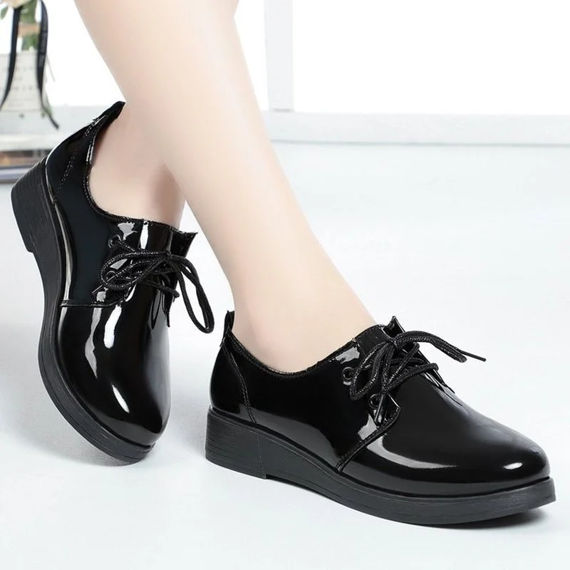 

2022 Hot High Quality Women Oxfords Flats Platform Shoes Patent Leather Slip-on Pointed Creeper Black Brogue Loafers Brand