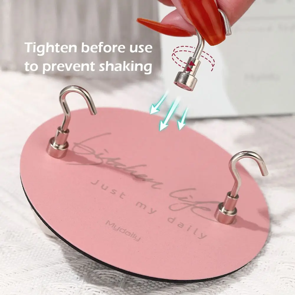 Демонстрация полок инструменты для маникюра в салоне базовая доска практики